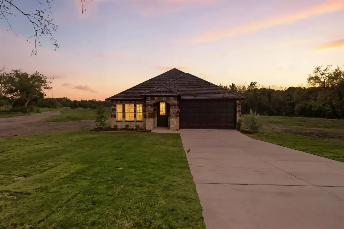 412 E Ball St, Tom Bean, TX 75491 - Image #1