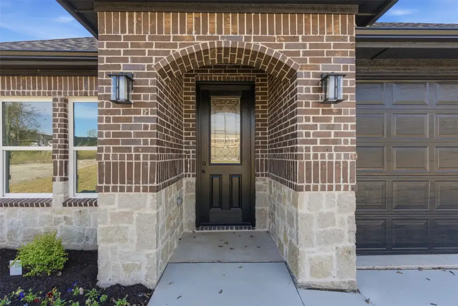 412 E Ball St, Tom Bean, TX 75491 - Image #3