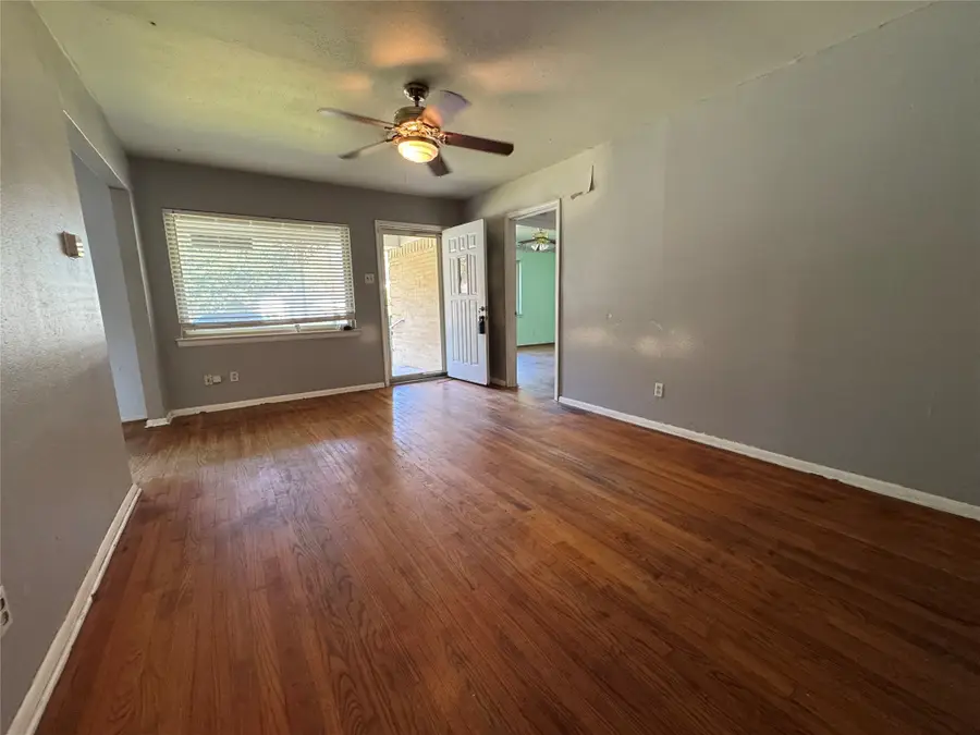 10322 Pinecrest Drive, Dallas, TX 75228 - Image #2