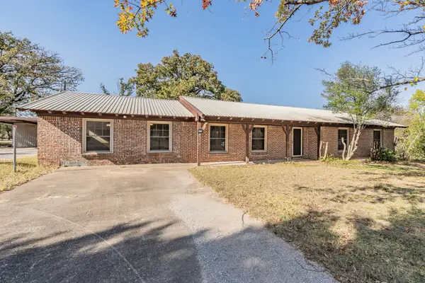 412 Oakview Drive, Springtown, TX 76082