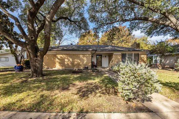 609 Kingsbridge Drive, Garland, TX 75040