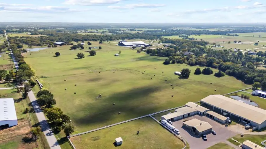 000 Friendship Road, Pilot Point, TX 76258 - Image #3