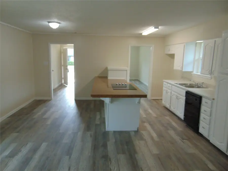 871 Magnolia Lane, Lancaster, TX 75146 - Image #3