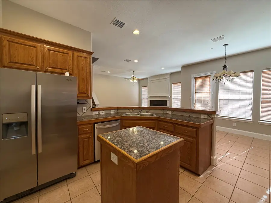 532 Silver Maple Drive, Irving, TX 75063 - Image #3