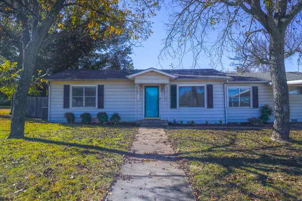 529 Stewart, Jacksboro, TX 76458