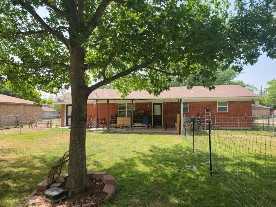 500 Parkway Drive, Brownwood, TX 76801 - Image #2