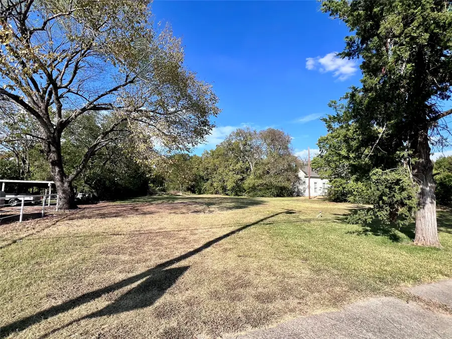 213 Paris Street, Ladonia, TX 75449 - Image #2