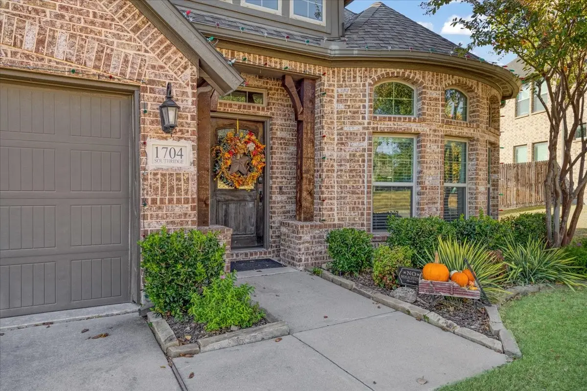 1704 Southridge Drive, Van Alstyne, TX 75495 - Image #1