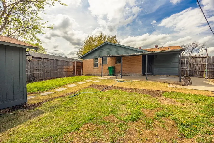 2112 Pontiac Drive, Carrollton, TX 75006 - Image #2