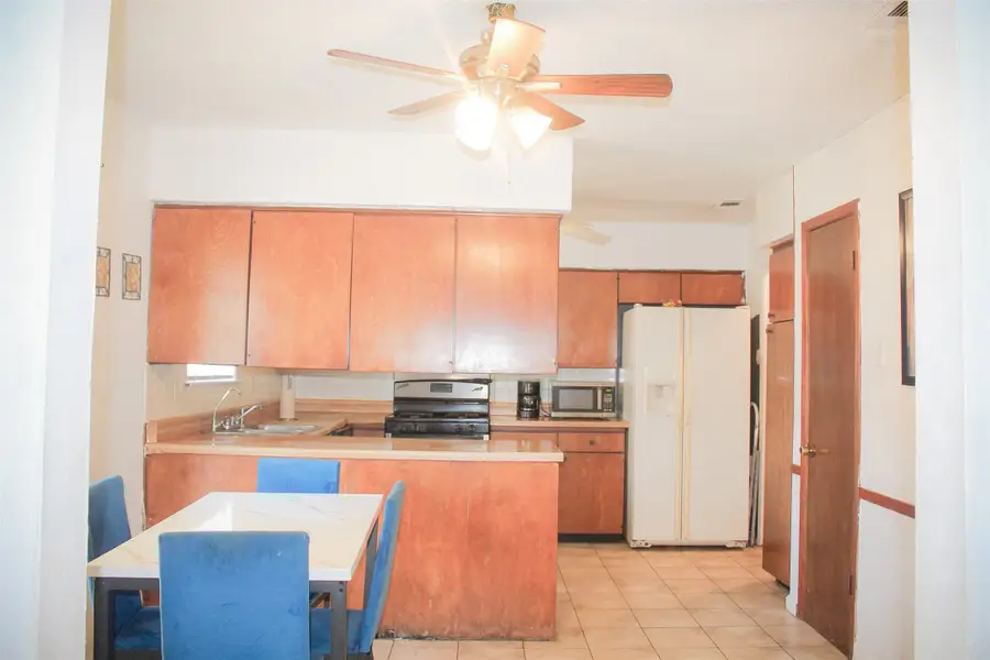 1022 Crest Park Drive, Garland, TX 75042 - Image #2