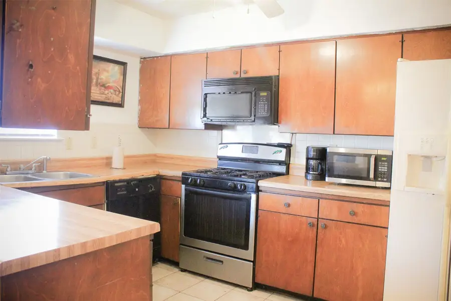 1022 Crest Park Drive, Garland, TX 75042 - Image #3