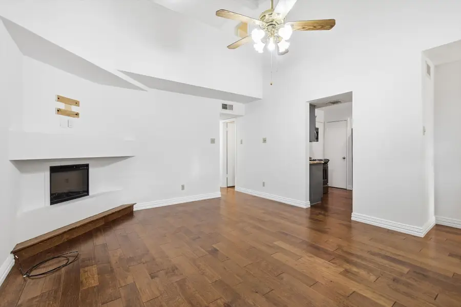 708 Creekwood Drive, Lewisville, TX 75067 - Image #3