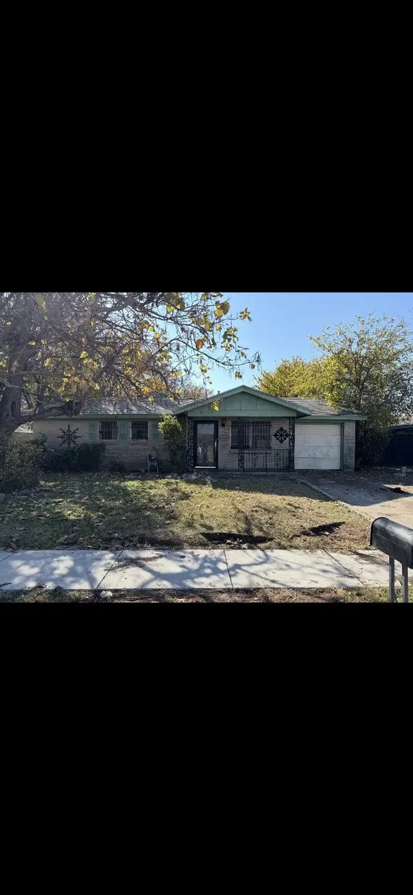5536 Fitzhugh Avenue, Fort Worth, TX 76119
