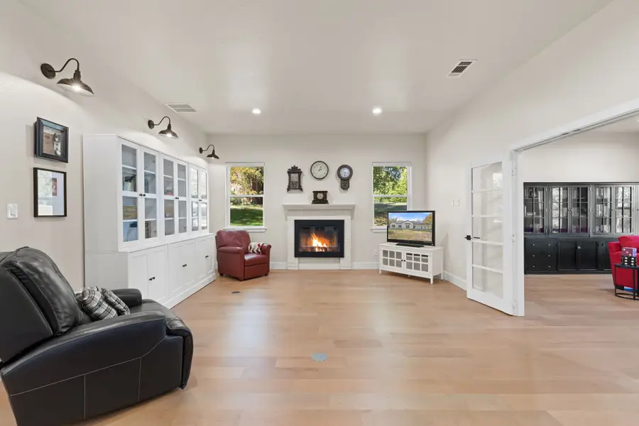 6520 Shoreline Drive, Little Elm, TX 75068 - Image #3