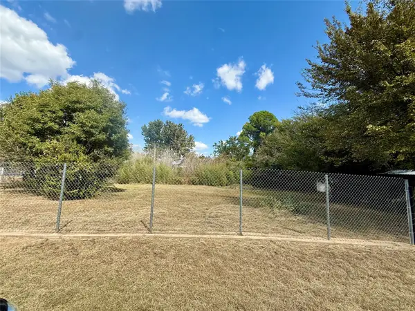 3919 Brook Valley Street, Granbury, TX 76048