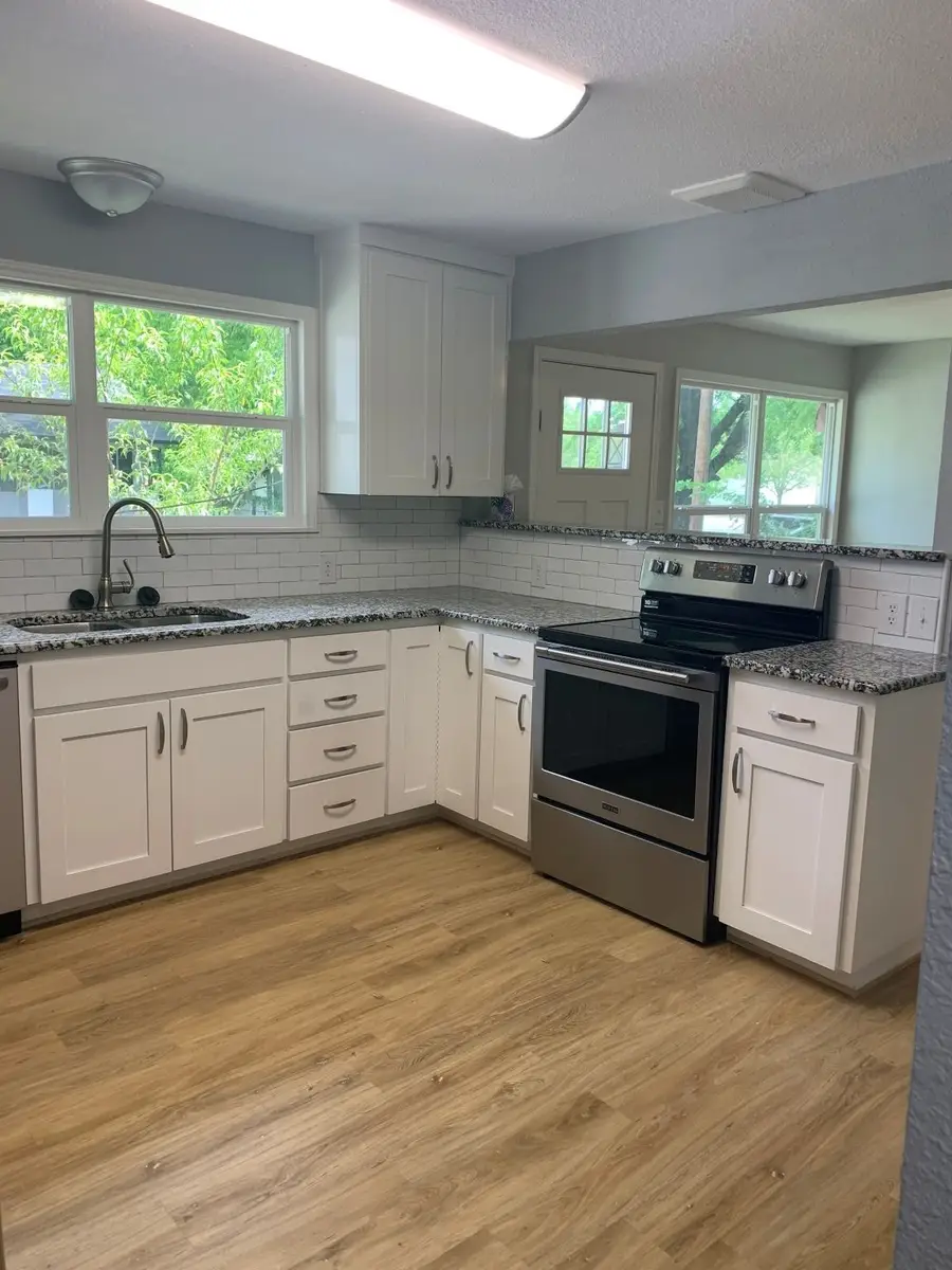 417 W 8th Street, Bonham, TX 75418 - Image #3