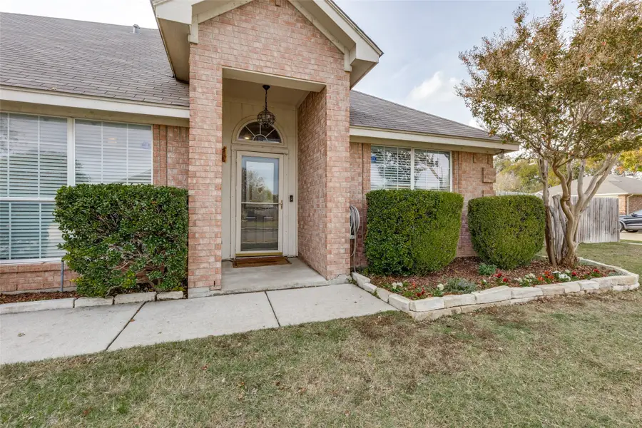 441 Willow Vista Drive, Saginaw, TX 76179 - Image #2