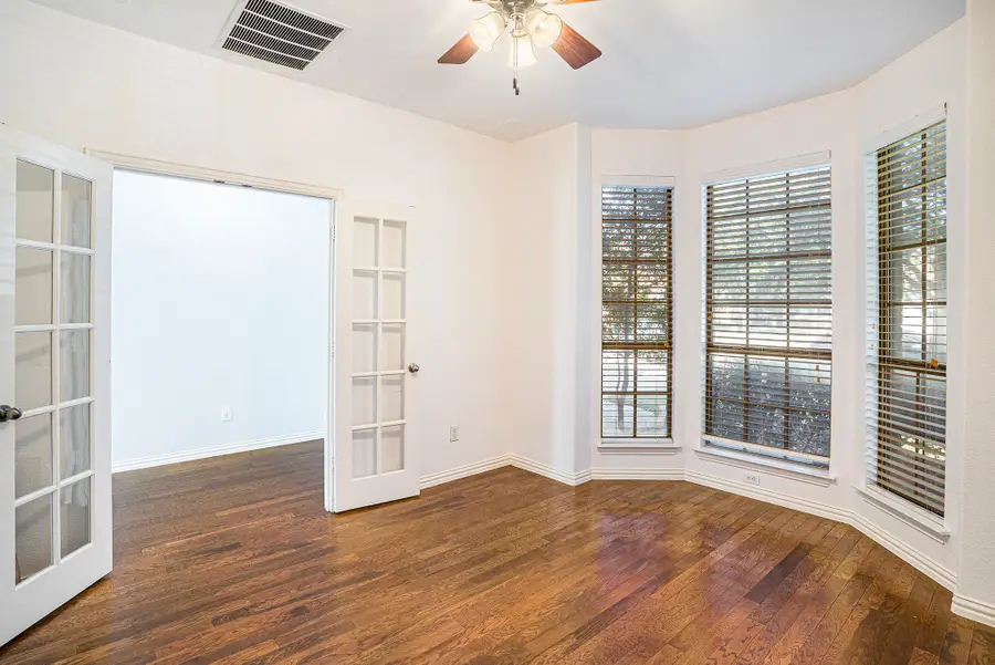 4028 Burwood Drive, Justin Roanoke, TX 76262 - Image #3