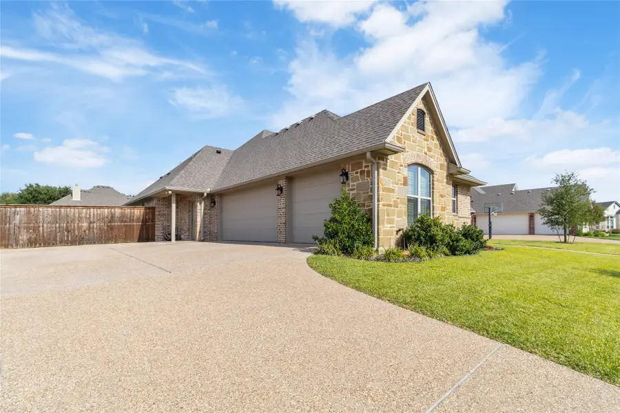 507 Stone Canyon Drive, Waco, TX 76657 - Image #2