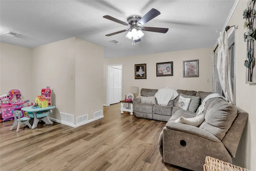 153 Circle Drive, Denison, TX 75021 - Image #3