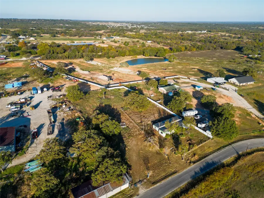 251 Rhoades Lane, Springtown, TX 76082 - Image #3