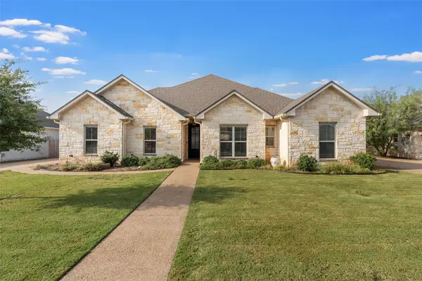 717 Wintergreen Drive, Hewitt, TX 76643