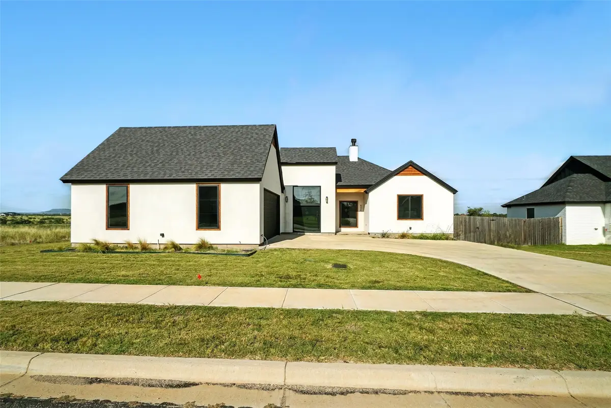 8326 Cimarron Trail, Abilene, TX 79606 - Image #1