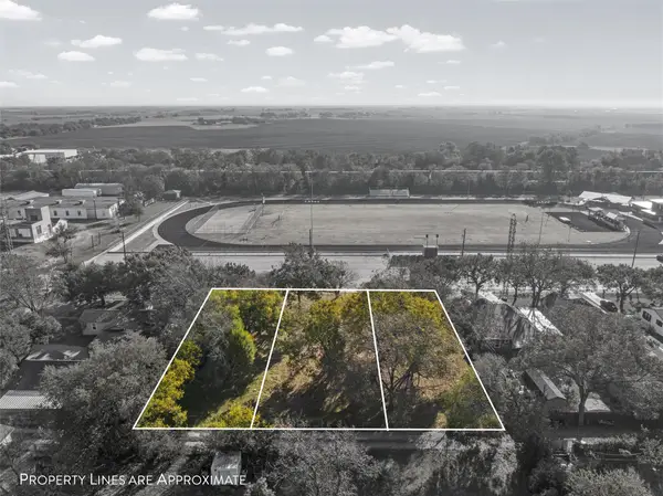 604 S Reagan Street, West, TX 76691