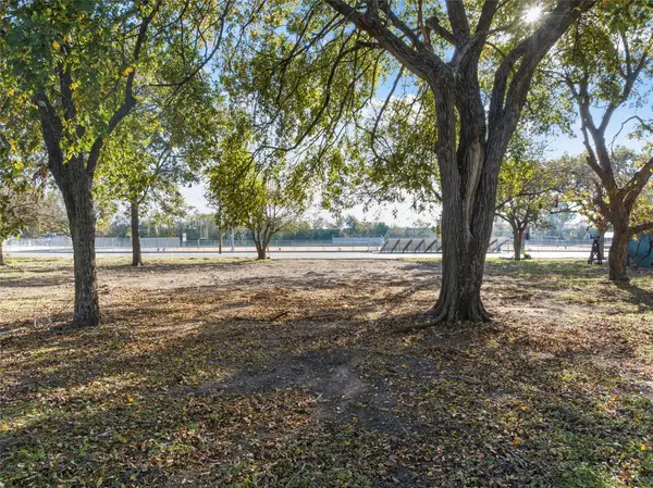 606 S Reagan Street, West, TX 76691