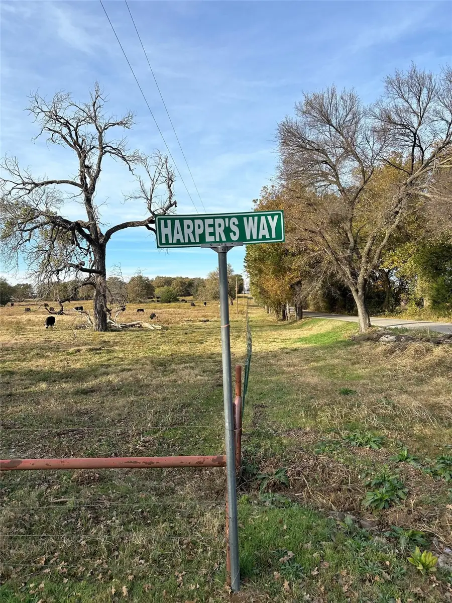 1721 Prarie Grove Rd, Valley View, TX 76272 - Image #2