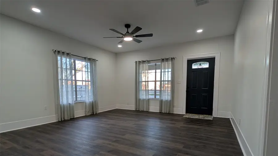 206 S Washington Street, West, TX 76691 - Image #3