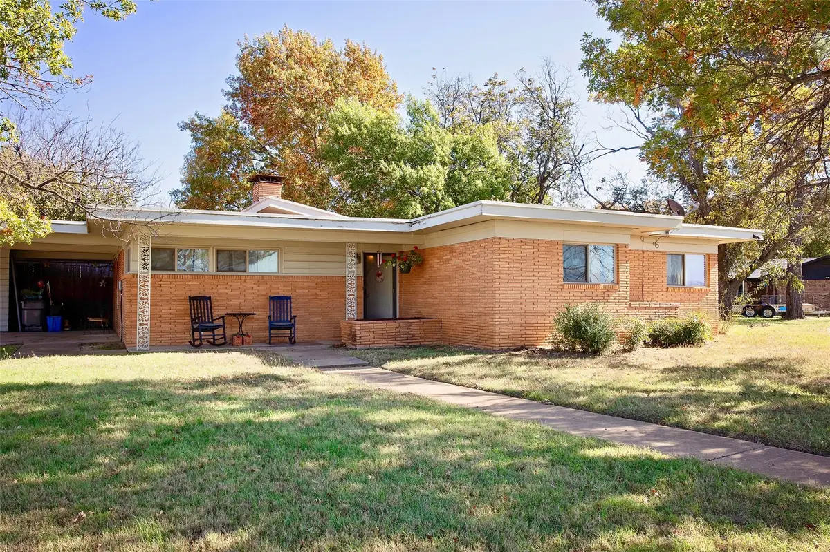 1400 Brazos St, Graham, TX 76450 - Image #1