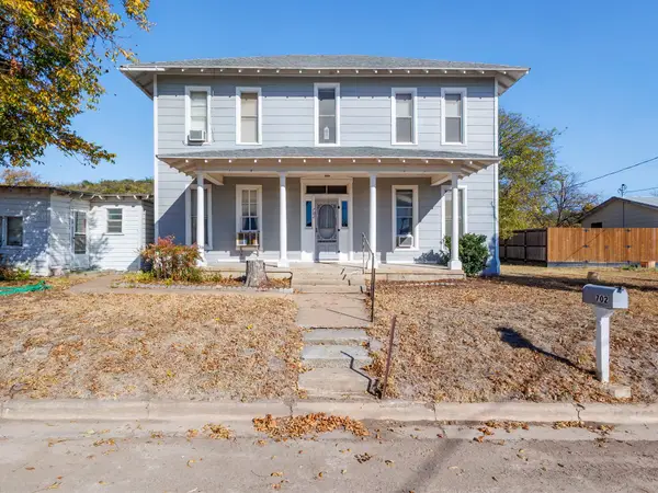 702 Avenue B, Santa Anna, TX 76878