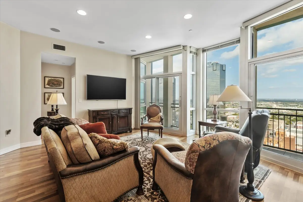 500 Throckmorton Street #2301, Fort Worth, TX 76102 - Image #1