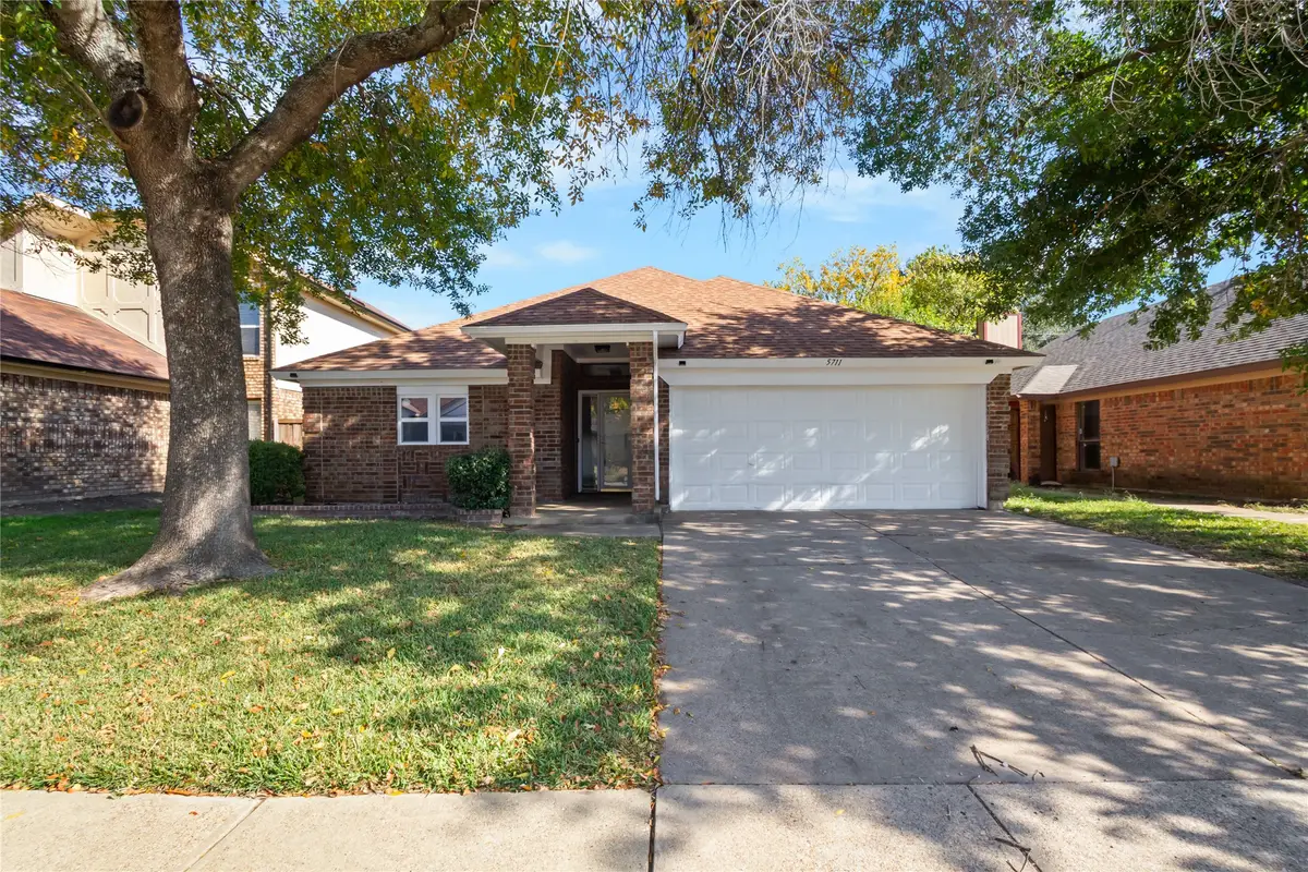 5711 Congressional Drive, Arlington, TX 76018 - Image #1