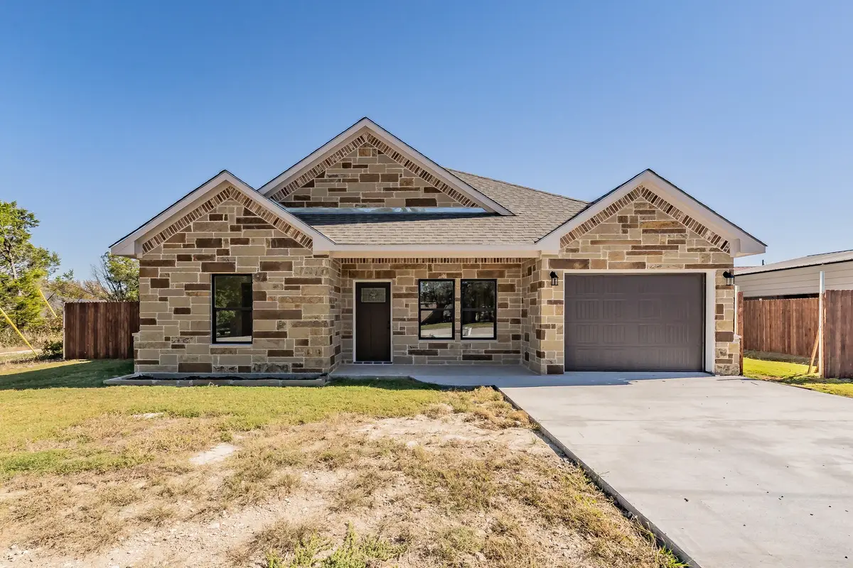 2515 Coyote Trail, Granbury, TX 76048 - Image #1