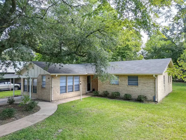 506 N Pacific Street, Mineola, TX 75773