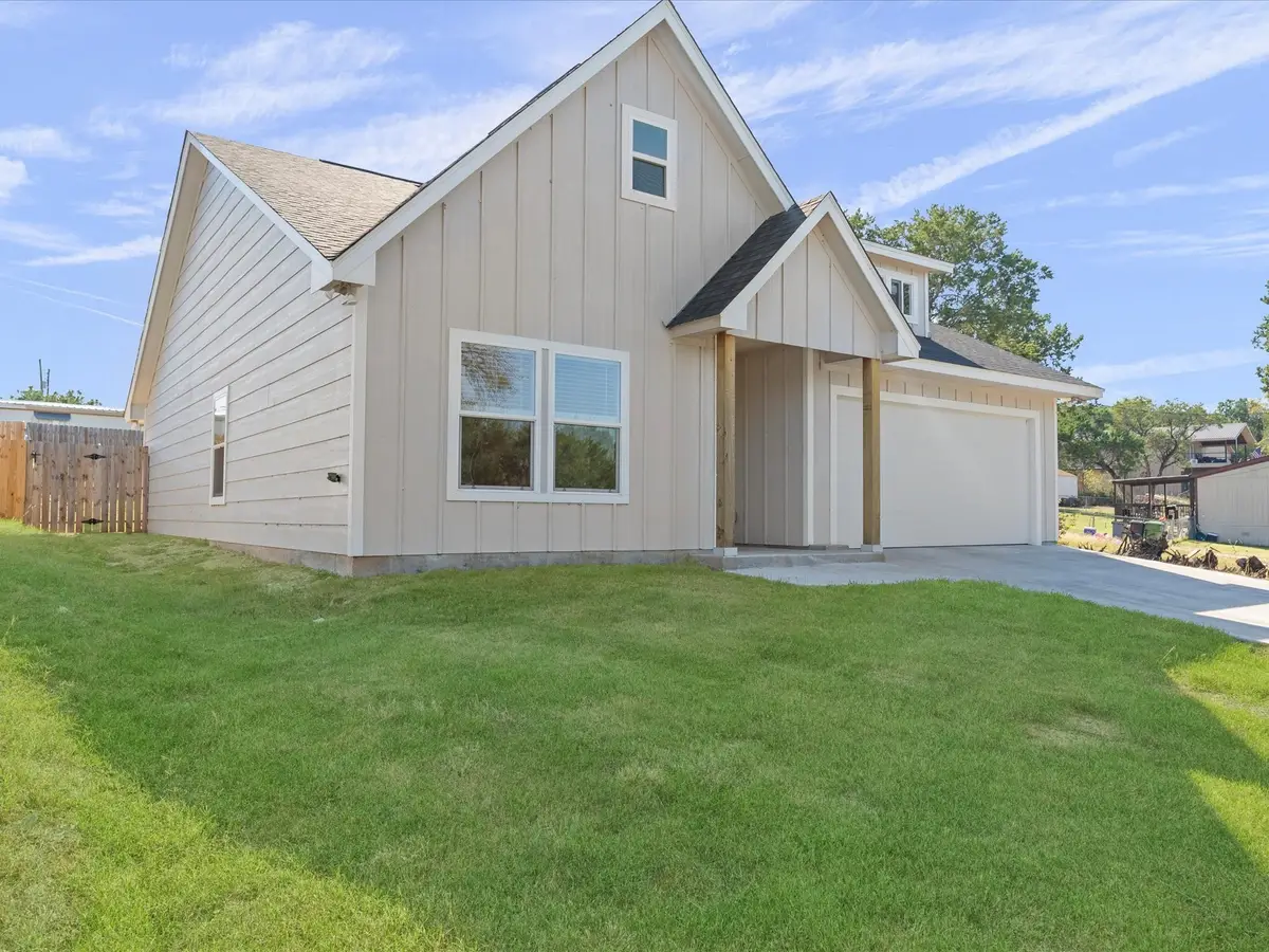 1101 Apache Ridge Road, Granbury, TX 76048 - Image #1