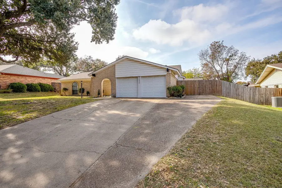 6820 Whitman Avenue, Fort Worth, TX 76133 - Image #2