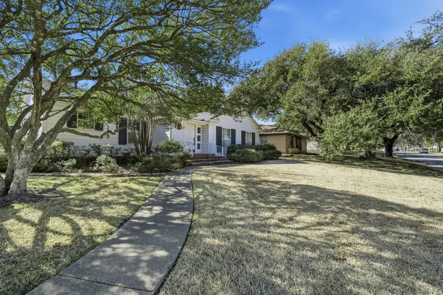 302 Carr Street, Hillsboro, TX 76645 - #2