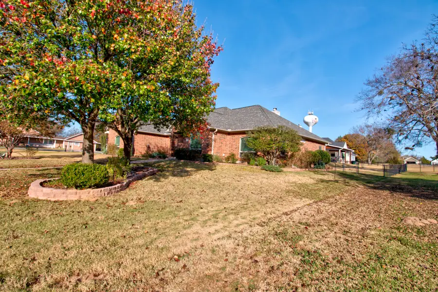 1321 Kiowa Drive E, Lake Kiowa, TX 76240 - Image #3