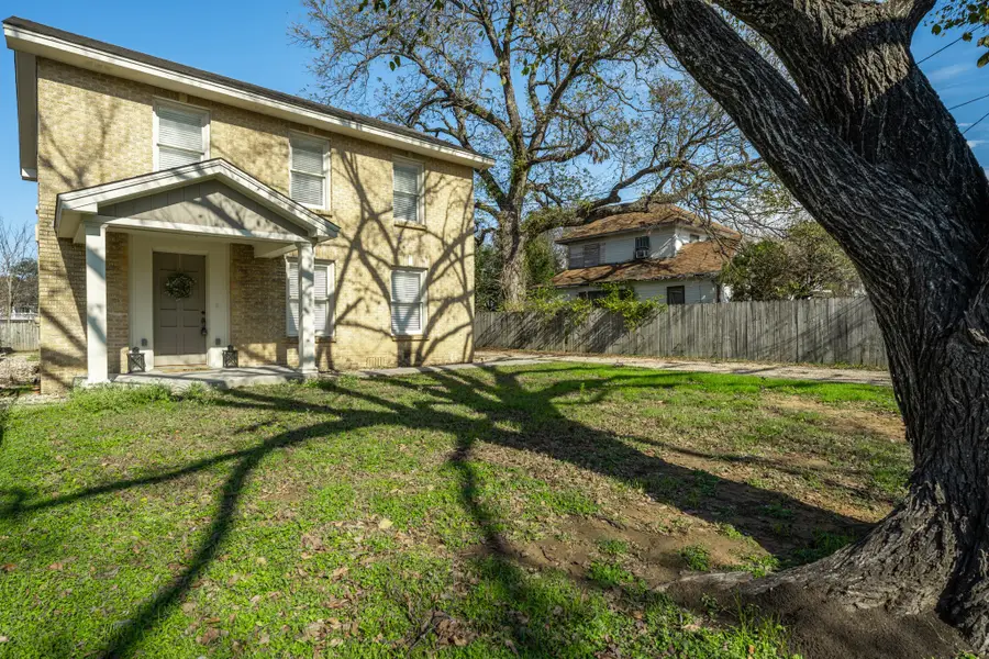 303 Craig Street, Hillsboro, TX 76645 - Image #2
