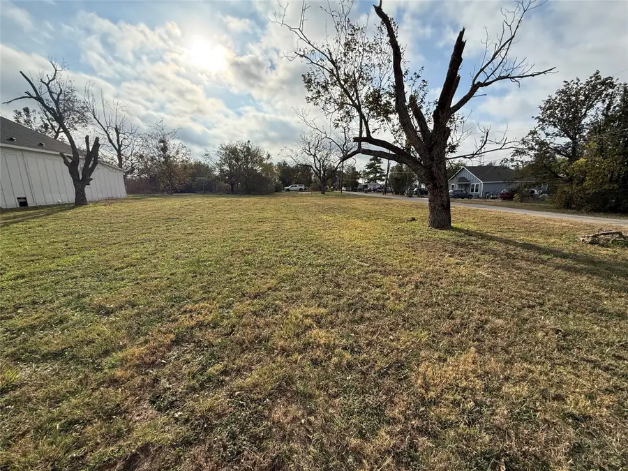 400 Charles Street, Riesel, TX 76682 - Image #2