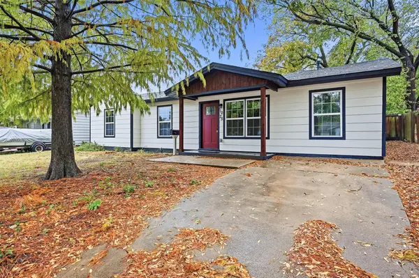 1025 Harris Drive, Euless, TX 76039