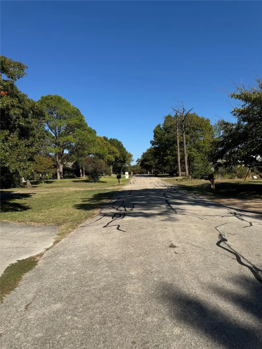 125 Redwood Drive, Highland Village, TX 75077 - Image #2