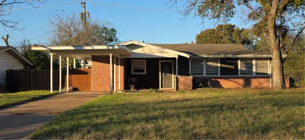 1423 Rolling Hills Drive, Graham, TX 76450