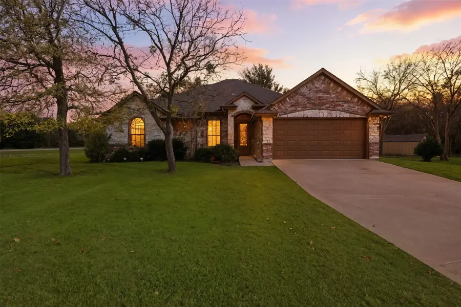 1700 Flagstone Court, Granbury, TX 76049 - Image #2