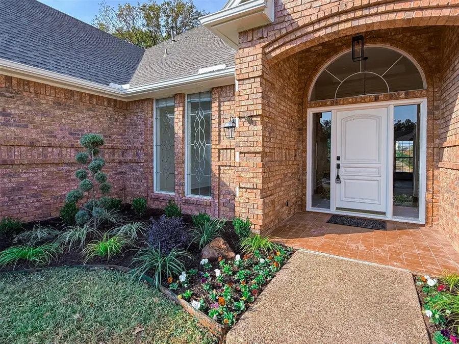 429 Remington Drive E, Highland Village, TX 75077 - Image #2