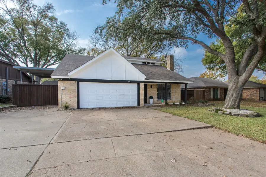 1918 Longmeadow Drive, Arlington, TX 76015 - Image #2