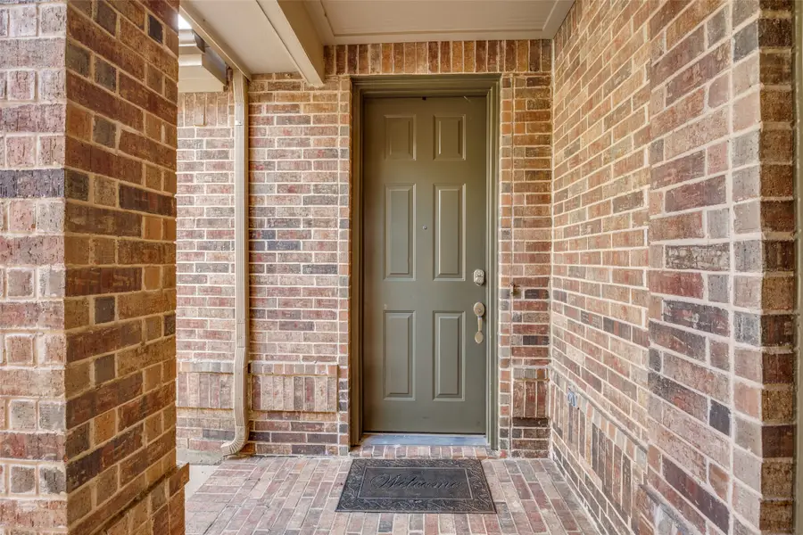 1720 Brookview Drive, Carrollton, TX 75007 - Image #2